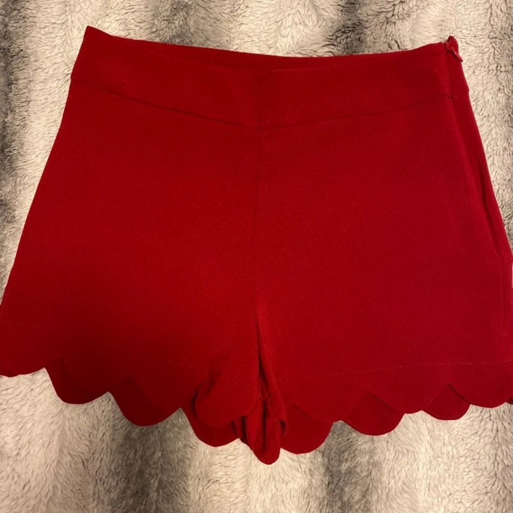 Dressy Scallop Red Shorts Size S